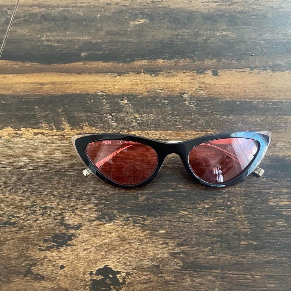MCM Cute cat eye sunglasses ✨✨